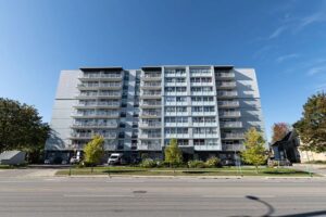 Four Seasons Apartments