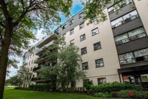 4981 Bathurst Street